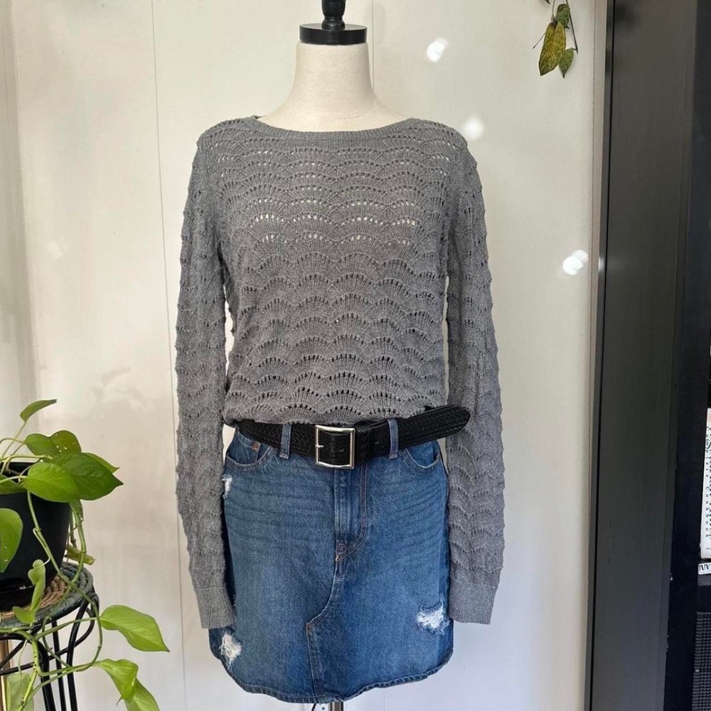 Loft Grey Scalloped Crochet Open Back Silver Sparkle Sweater Womens Medium